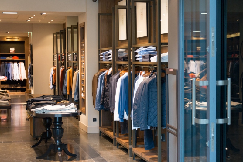 magasin-EZE-min_shop_clothes_clothing_shopping_mall_shopping_kielce_crown_poland-862477